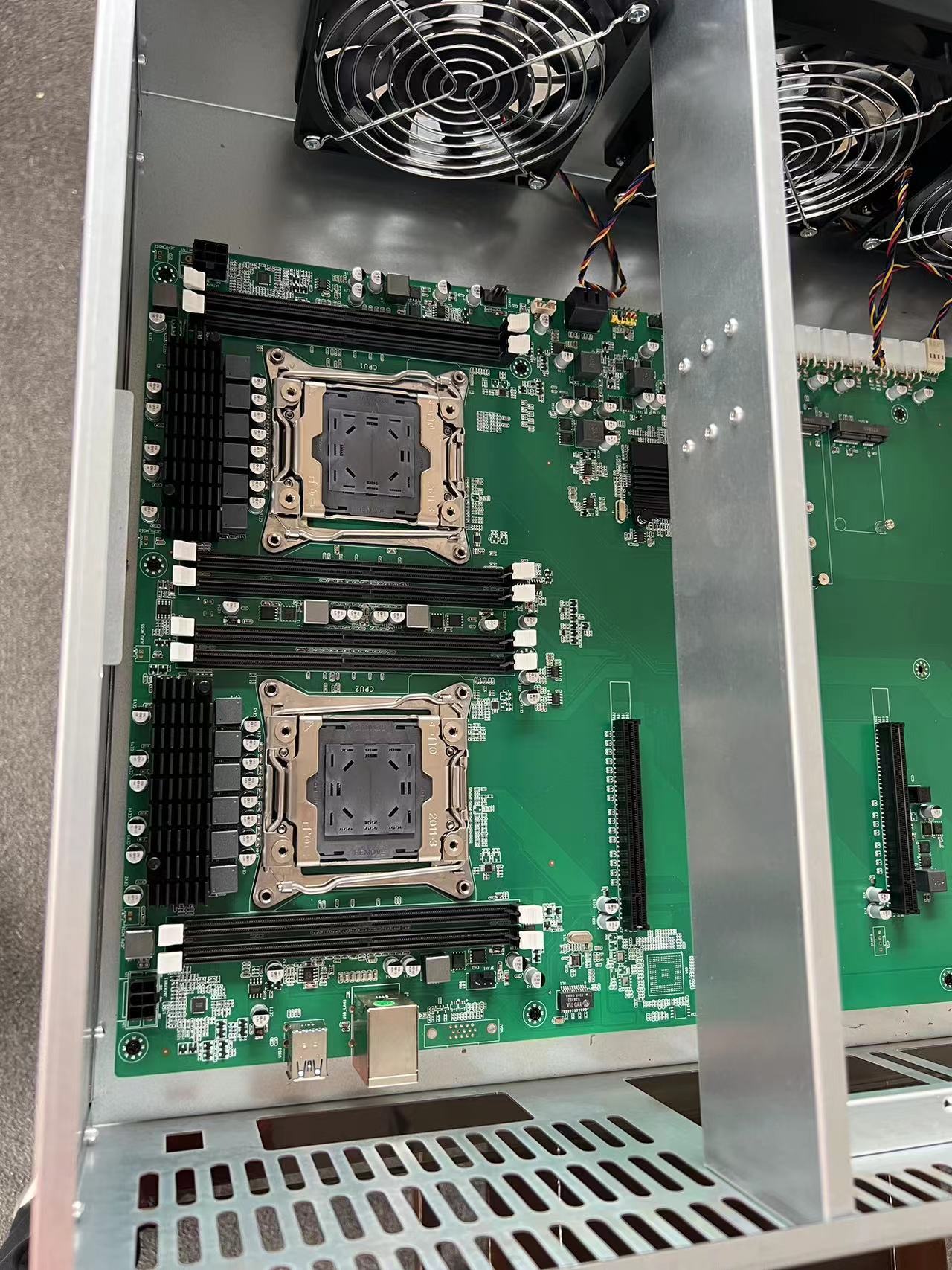 Hochwertiges ALEO Server-Gehäu – E5 2699 V4 Bewertung und Preis